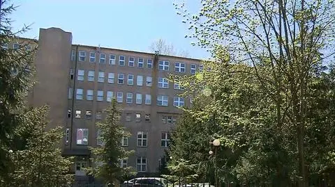 Studenci, pielęgniarki i lekarze. Ochotnicy chcą ratować dom opieki przy Bobrowieckiej