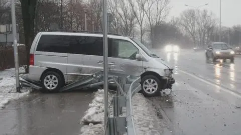 Karawan rozbił się na Wisłostradzie