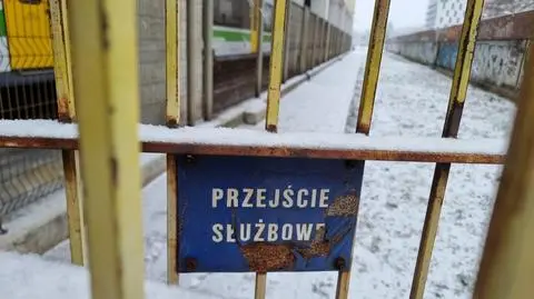 Kolejarze zamknęli przejście przez torowisko i tłumaczą: zawsze było służbowe