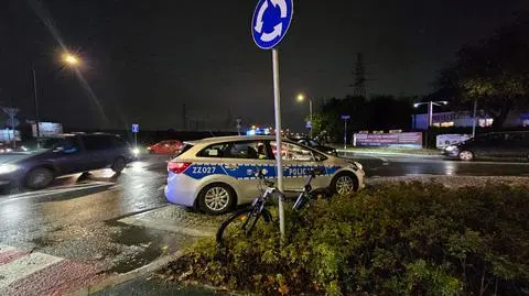 Zderzenie na rondzie w Ursusie. Pijany rowerzysta trafił do szpitala 