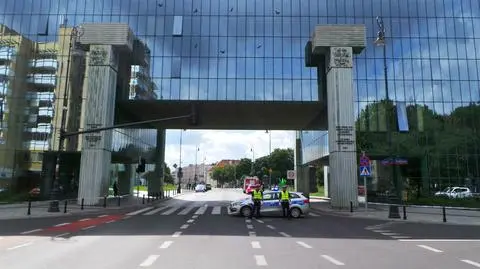 Ewakuowano Sąd Najwyższy. Autobusy na objazdach