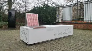 "Ławka niepodległości" w Łazienkach