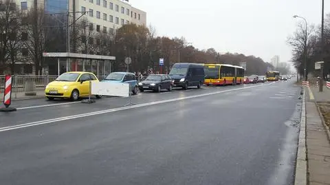 Broniewskiego: korek po horyzont