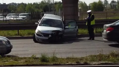 Zderzenie na węźle Salomea. "Samochód poleciał w bariery"