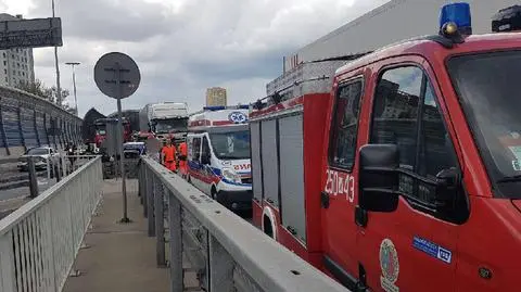 Wypadek na Trasie AK. Dwie osoby w szpitalu