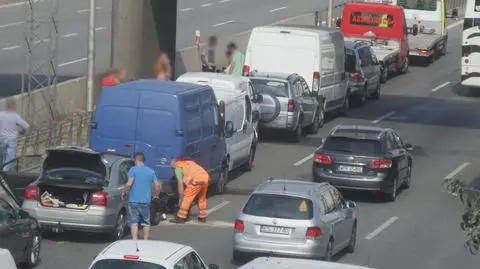 Karambol na trasie S8: cztery auta osobowe i trzy dostawcze 