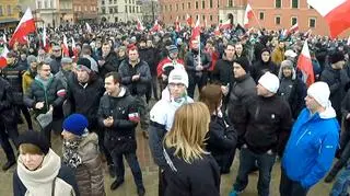 Manifestacja na Placu Zamkowym