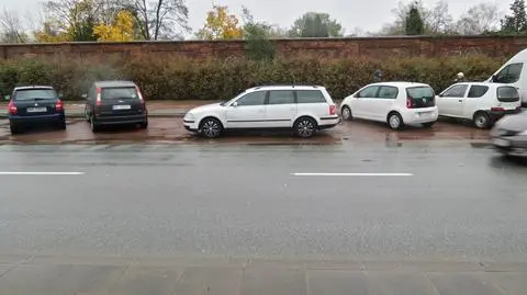 Miejsca parkingowe na wagę złota. A tu jeden na dwóch