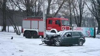 Cysterna wpadła do rowu