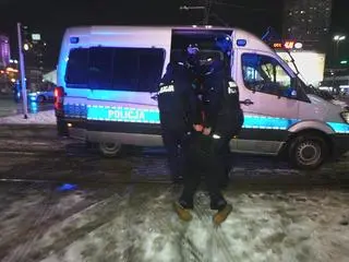 Policja zatrzymuje protestujących