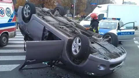 Mitsubishi dachowało na rondzie Waszyngtona