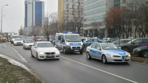 Wypadek w Al. Jerozolimskich. Kobieta potrącona na przejściu