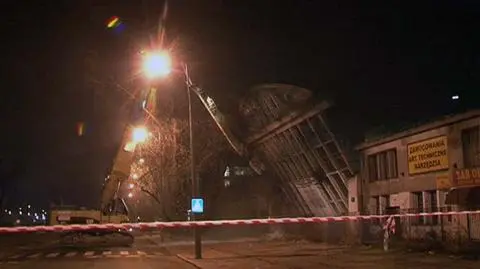 Ściana runęła na ulicę
