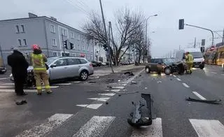 Dwa auta zderzyły się w alei Krakowskiej