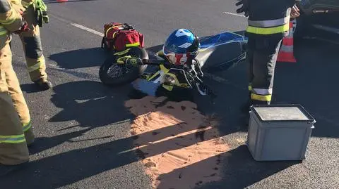 "Siódemka" stanęła w korku. Zderzenie auta z motocyklem