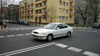 Urzędnicy przekonują, że na Muranowie nie zlikwidują miejsc parkingowych