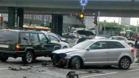 Skosili słupki przy Chałubińskiego