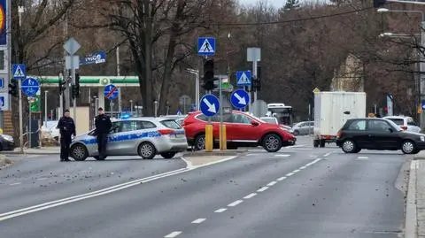 Zmarła dziewczynka potrącona na przejściu w Pruszkowie