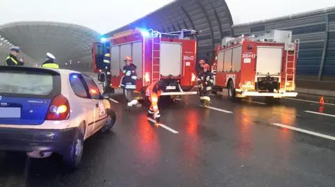 Zderzenie na S8 za mostem Grota. Duże utrudnienia w kierunku Bemowa