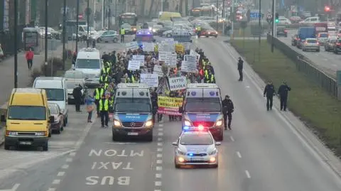 "Tunel ratuje, nasyp rujnuje". Mieszkańcy Wesołej znów protestują