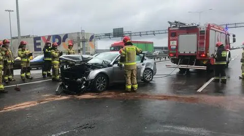 S8: dwie kolizje w ciągu godziny, sześć aut rozbitych