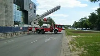 Wóz strażacki blokuje Wisłostradę