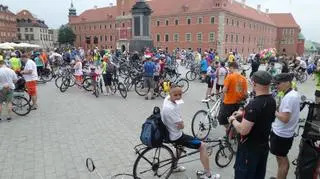 Rowerzyści szykują się do startu