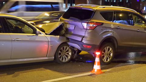 Kierowca bmw wbił się w tył forda