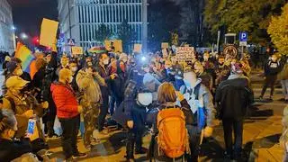 Wieczorny protest przed Sejmem