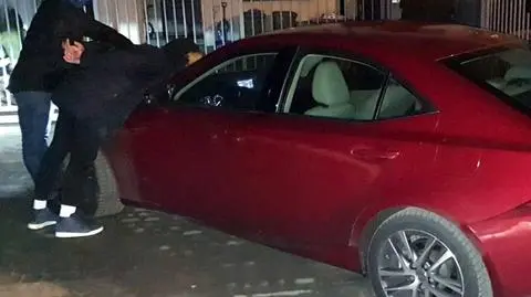 Próbowali ukraść auto. Nie przypuszczali, że policjanci depczą im "po piętach"