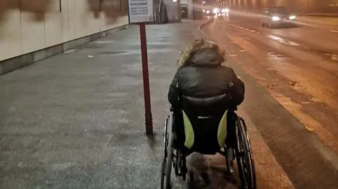 Chciała pokonać dwa przystanki. Musiała przejechać 30 kilometrów. Na wózku
