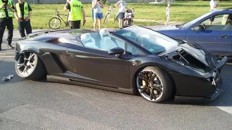 Dwa fordy obiły lamborghini