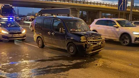 Tir zderzył się z autami osobowymi. Korek na S8 miał kilkanaście kilometrów