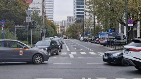 Ciało kobiety w hotelu. Prokuratura ma wyniki sekcji zwłok. Sprawca wciąż na wolności 