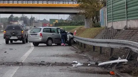 S8: zderzenie samochodu ciężarowego z osobowym