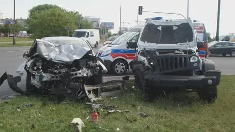 Wypadek na skrzyżowaniu, dwie osoby ranne