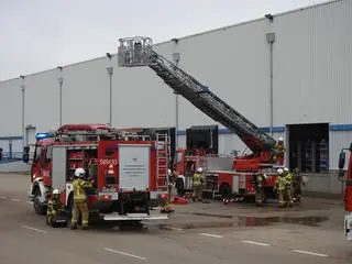 Pożar hali w Jankach