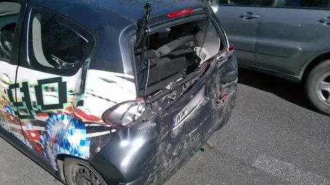 Wypadek na Żwirki i Wigury. 2 osoby w szpitalu