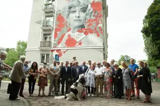 Mural Krystyny Sienkiewicz na Bielanach