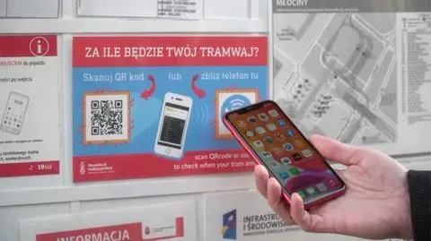 Kiedy przyjedzie tramwaj? Odpowiedź w telefonie, wystarczy przyłożyć go do naklejki