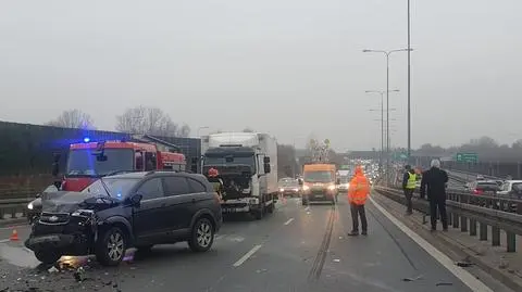 Zderzenie kilku pojazdów na S2. Korek miał kilka kilometrów