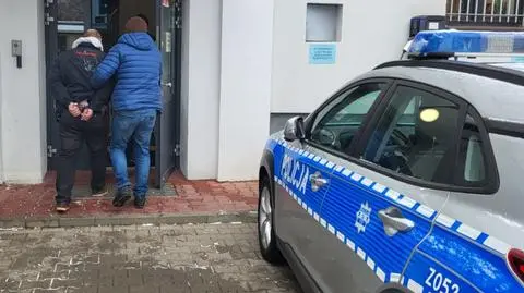 "Jeden zajmował się przewozem, drugi stał na czatach, a dwóch dokonywało włamu" 