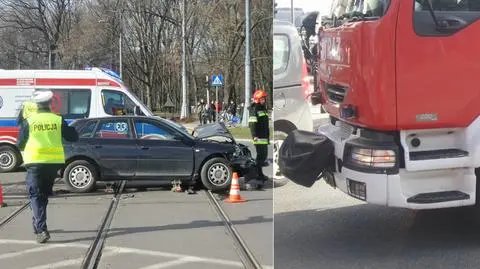 Centrum miasta. Zderzenie straży pożarnej z samochodem osobowym