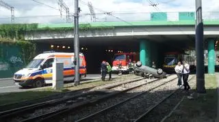 Dachowanie na rondzie Żaba