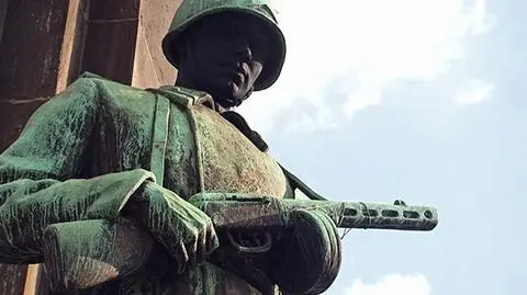 Warszawiacy chcą "czterech śpiących" na Pradze