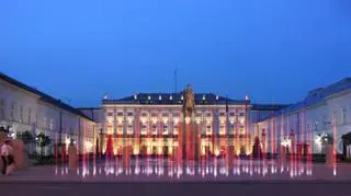Projekt pomnika światła przed Pałacem Prezydenckim