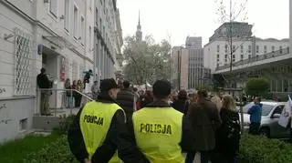 Protest przed biurem edukacji