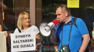 Protest przed sklepem MarcPol