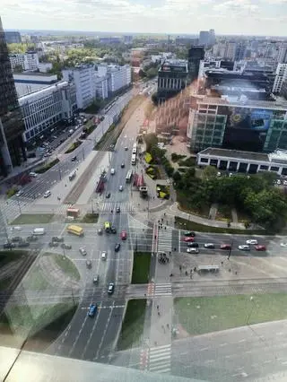 Zderzenie z udziałem karetki na rondzie Daszyńskiego