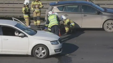 Kierowca najechał na tył drugiego auta na S8